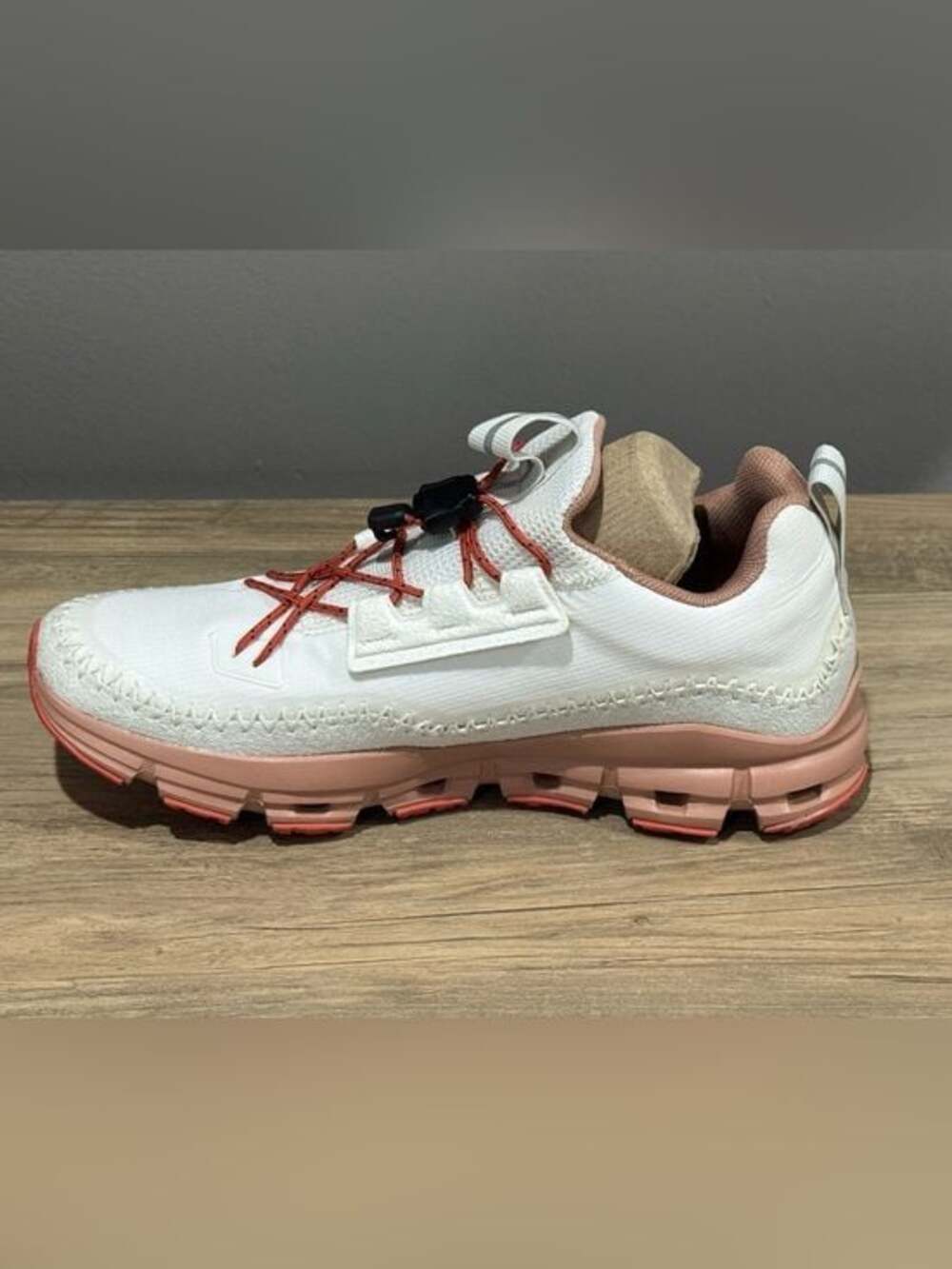 NIB On Cloud Cloudaway, Women’s size 5, Running Sneakers in Ice/Chili - Picture 4 of 7